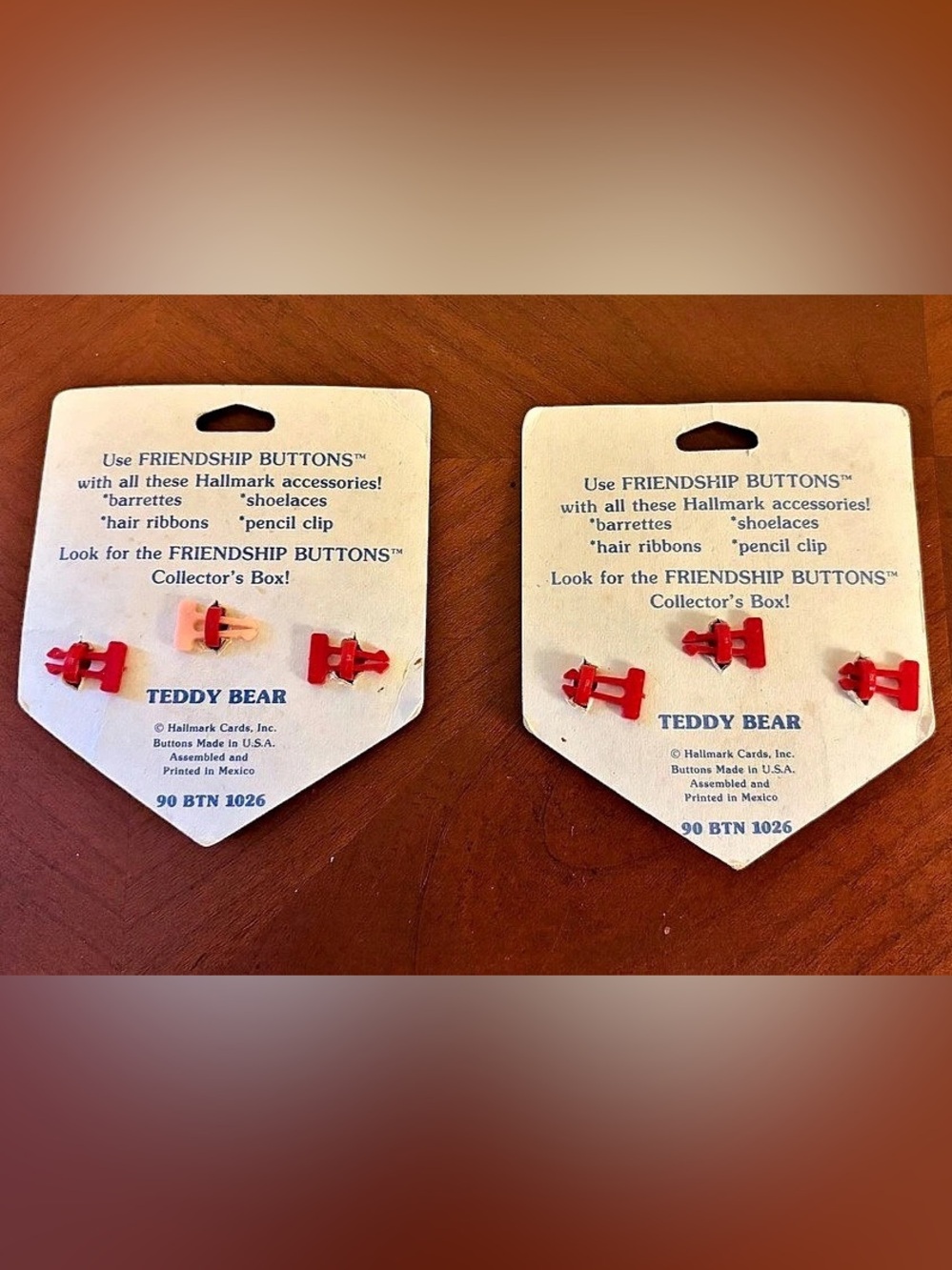 Vintage 1980s Hallmark Friendship Buttons Teddy Bear, New On Card Deadstock - Picture 3 of 8